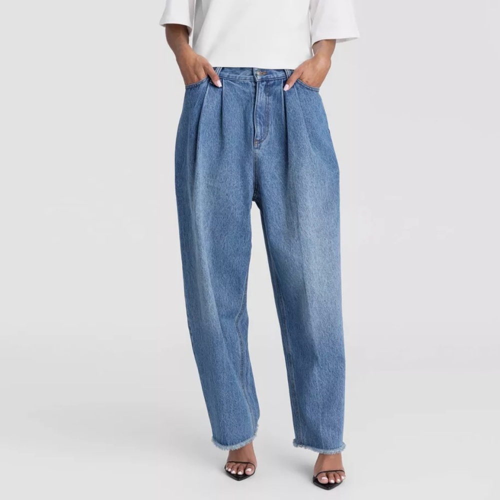 KBB by KAHLANA Women's High-Rise Barrel Leg 'The Devin Jean' - Medium